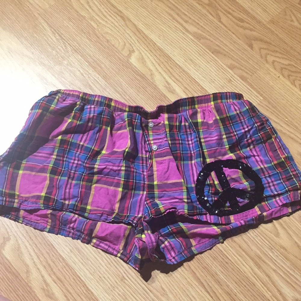 A women’s medium sleep shorts